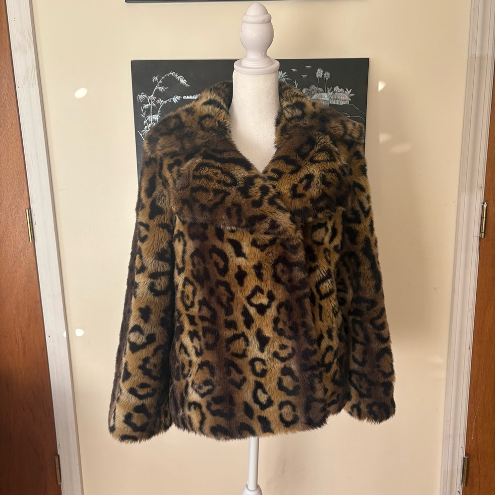 Jones New York Animal Leopard print Faux Fur Jacket Medium